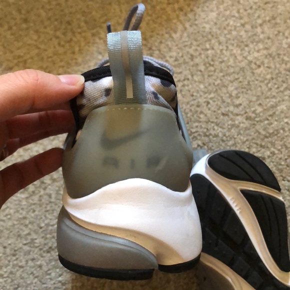 Nike Airs. Only been worn once. - Picture 4 of 4